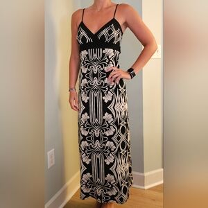 Dressbarn Dress in Black and White. Size 8